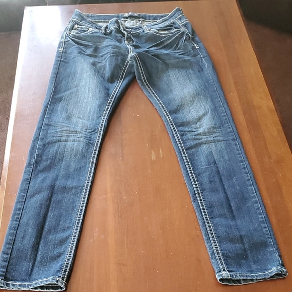Premier Denim - PREMIERE by rue21 Embelished Blue Jeans. Size 7/8 Regular.